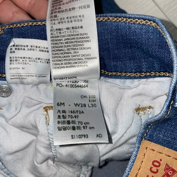 Levi’s Classic Straight Jeans - Picture 6 of 8